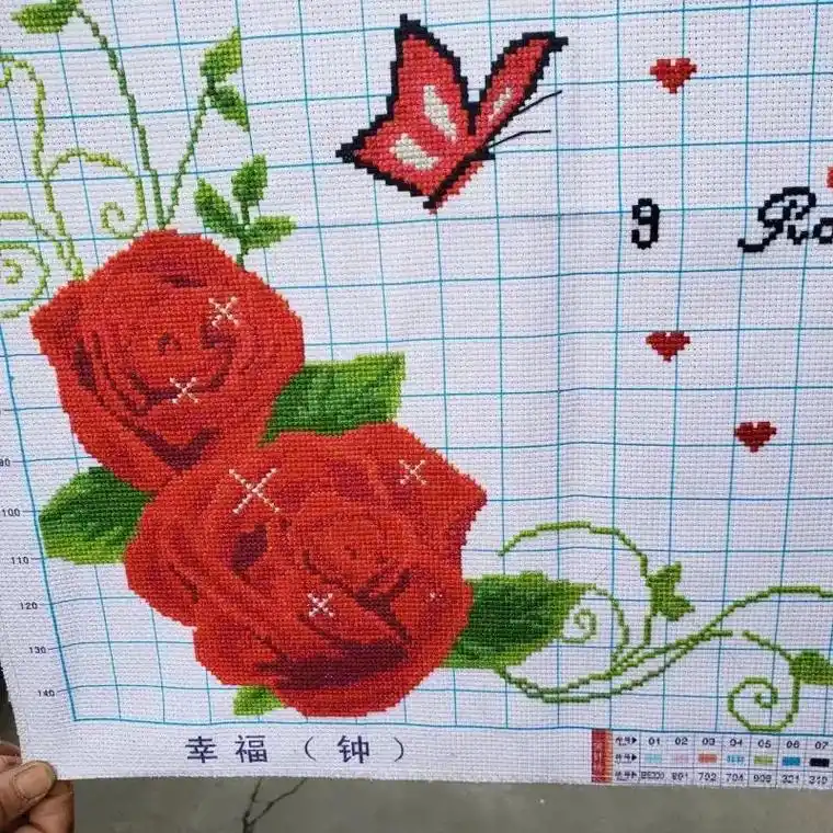 新款玫瑰十字绣钟表线绣简约