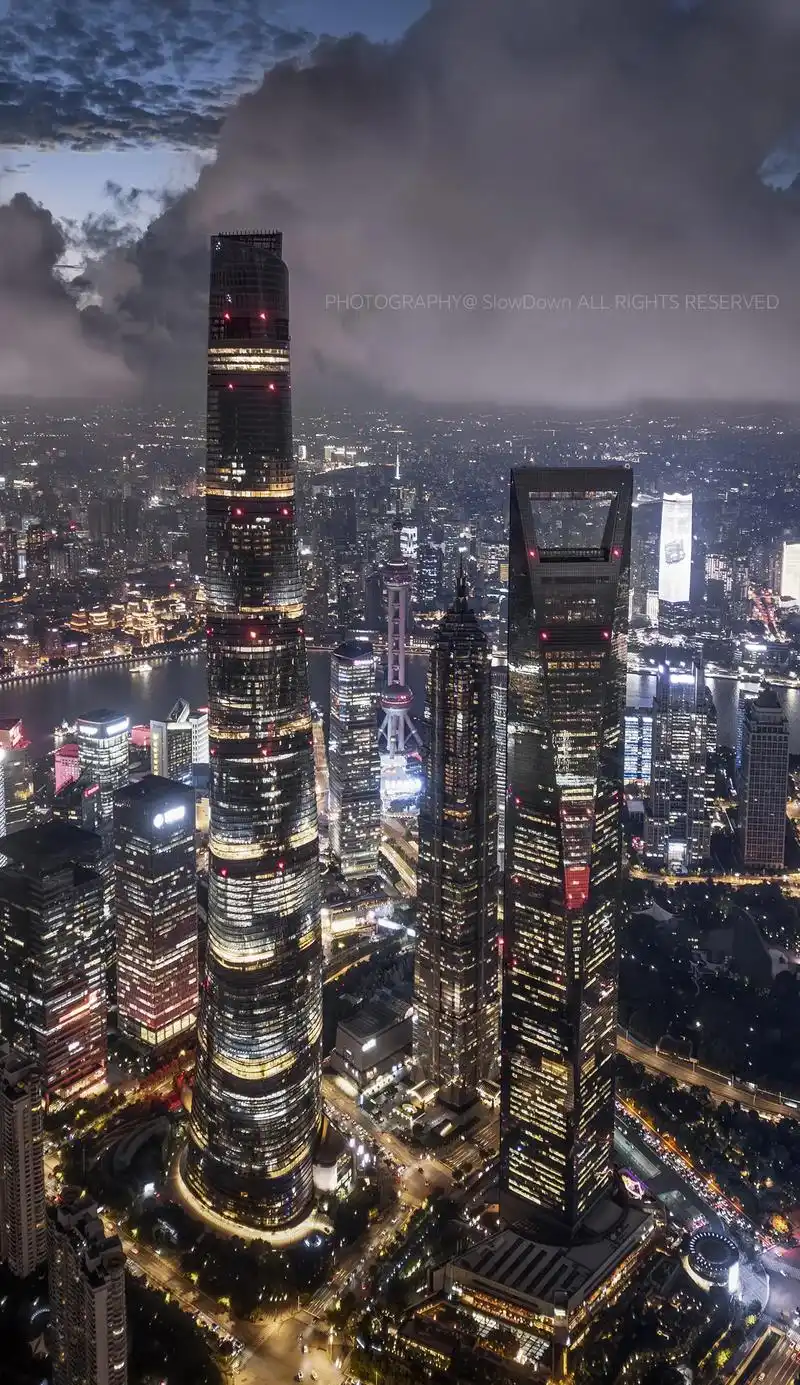 拼尽半生仰望头顶百米高楼,楼顶啼哭的婴儿却是它的下一任主人 - 抖音