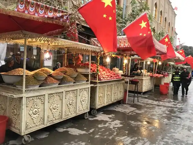 喀什老城夜市美食广场