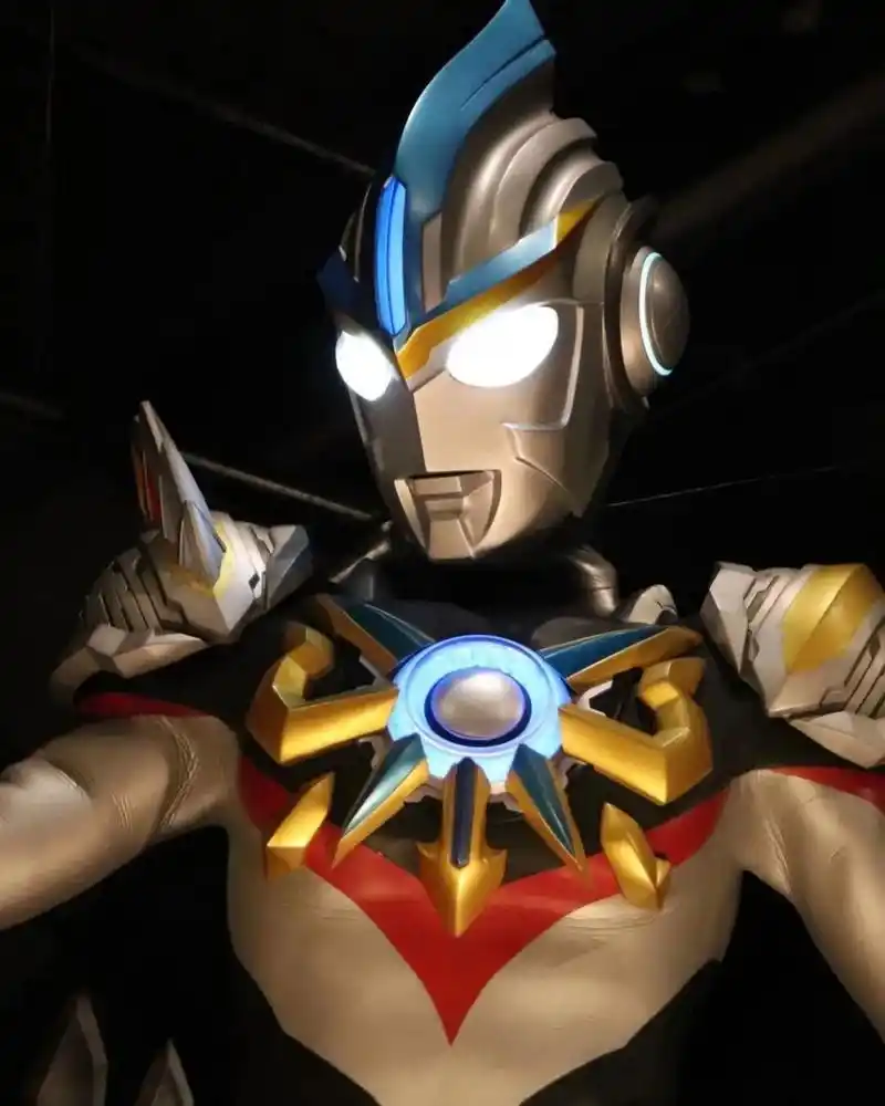 奥特曼壁纸 | 第十六弹:欧布奥特曼 你最喜欢哪个形态?