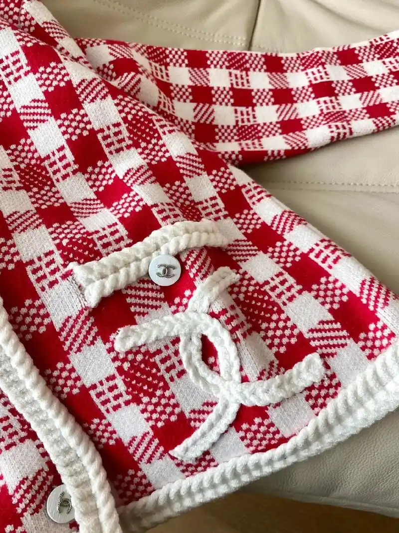 香奈儿羊毛格子v领休闲针织开衫毛衣