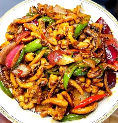 掌握爆炒鱿鱼须的美味秘诀,轻松在家享受饭店级口感