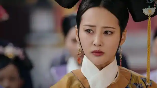 《如懿传》卫嬿婉自作自受,亲女儿不认她,还被颖妃当众打脸