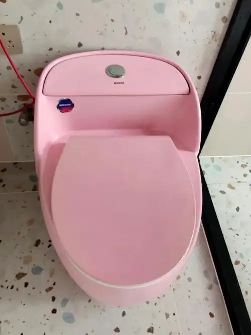 这个粉色鸡蛋马桶让我对装修重新燃起了信心