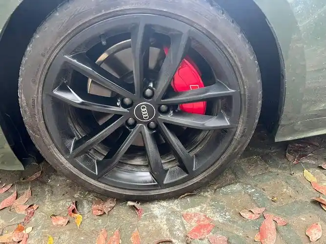 轮毂熏黑卡钳喷漆