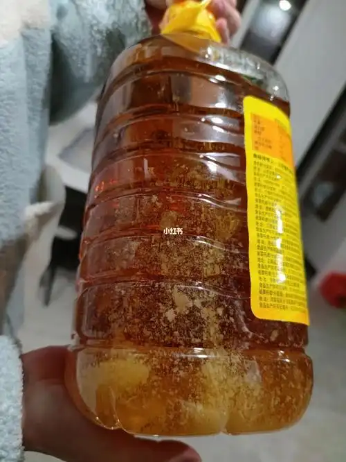 刚买的鲁花花生油这样正常吗