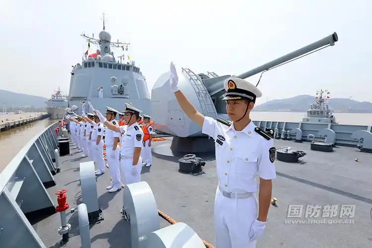 【2016中国海军舰艇大全】我舰艇编队在南太平洋 中国海军编队绕行