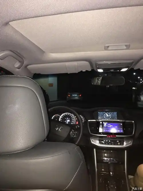 后排看上去,夜间好美