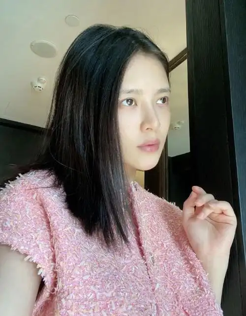 杜淳自曝陪王灿坐月子瘦了7斤掀衣服秀腹肌被粉丝吐槽太油腻