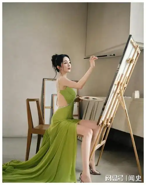 杨幂工作室新照大获好评:性感身材让人赞叹!