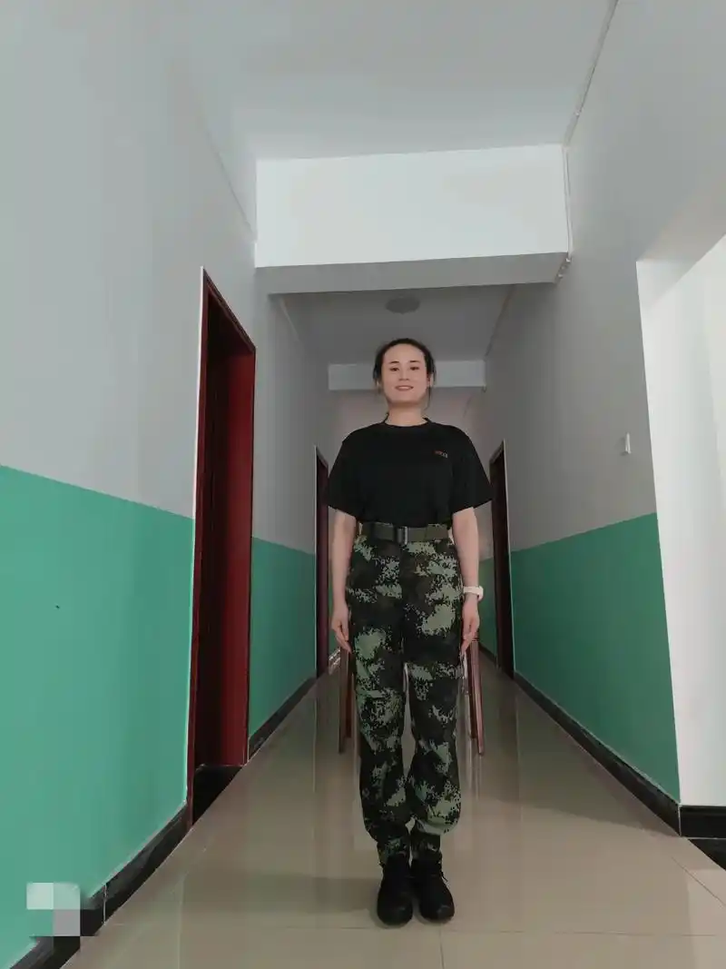 保家为国奉献青春,中国特种女兵,一年半了,妈妈想念你,为了和 - 抖音