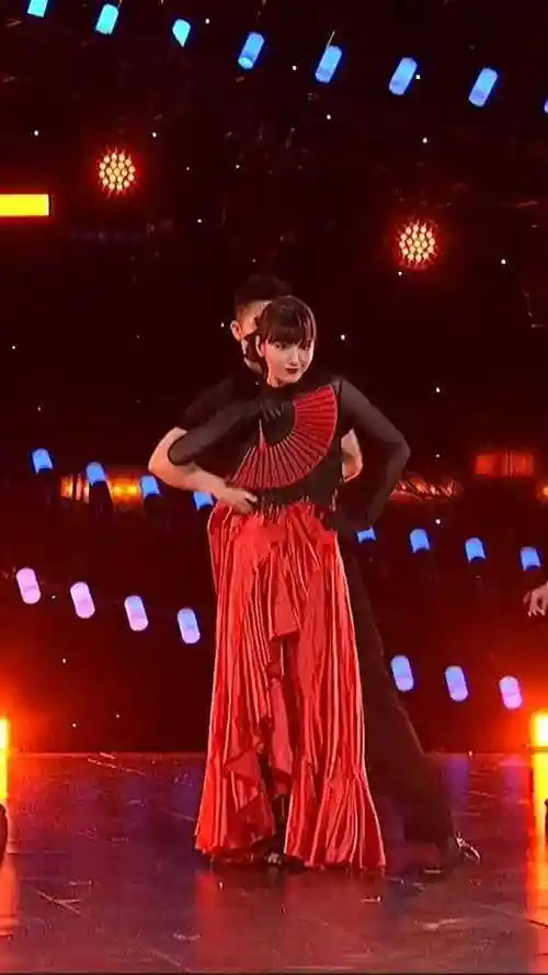 宝藏女孩毛晓彤 !不会跳舞的歌手不是好演员!