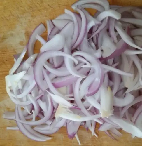 洋葱炒超薄蛋丝的做法,洋葱炒超薄蛋丝怎么做