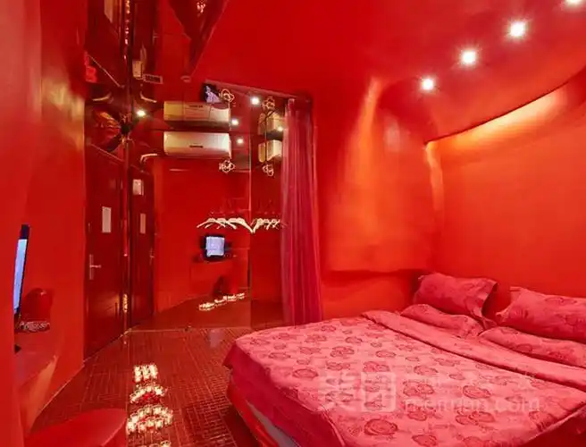 万爱情侣主题酒店