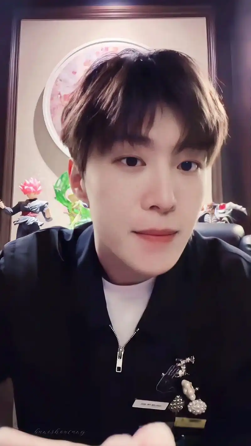 是个超爱抿嘴的乖宝宝欸06好可爱呀!#少年感 #范丞丞 #这 - 抖音