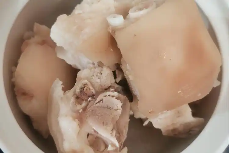 炖猪蹄