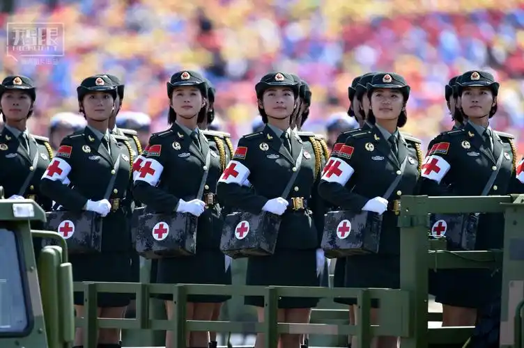 聚焦阅兵式上的女兵