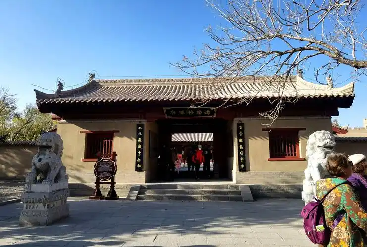 游击将军府,也称游击衙门,坐北朝南,始建于明代,是关城内武官办鼓的