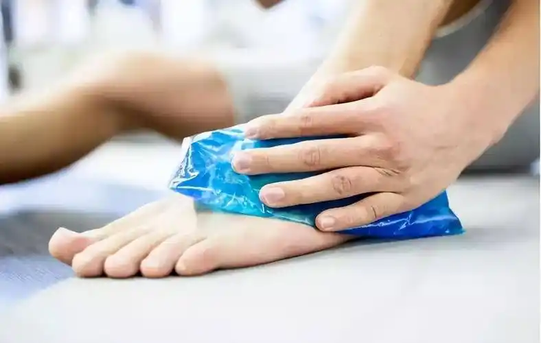 西安蓝茗:运动受伤到底冷敷还是热敷?