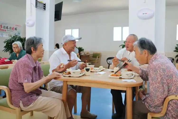 为解决村内空巢,独居老年人吃饭难问题,孙庄社区积极与市民政部门对接