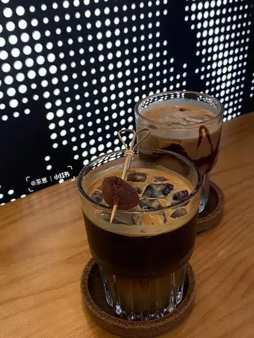 雨天过后的下午喝喝咖啡好幸福