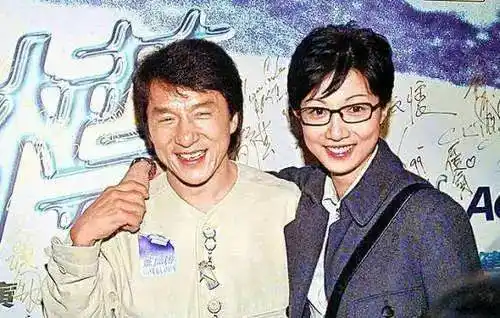 吴绮莉怀孕七个月接受采访时表明:即便小孩生下来没爸爸疼也要生.