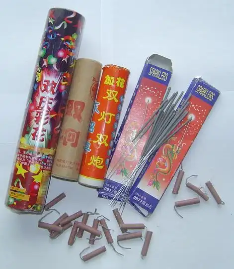 首都机场安检人员频频查获旅客携带烟花爆竹