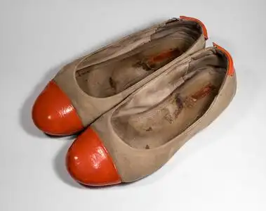 女人脏鞋子图片