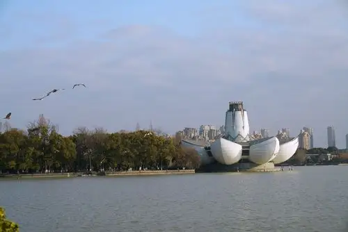 平湖·东湖(210120)