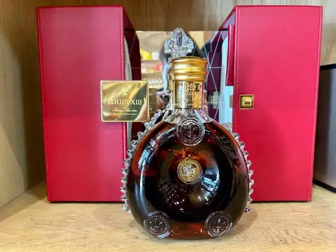 今天收到一瓶,路易十三11年全品,有喜欢的老铁吗,大家觉得它现在还值