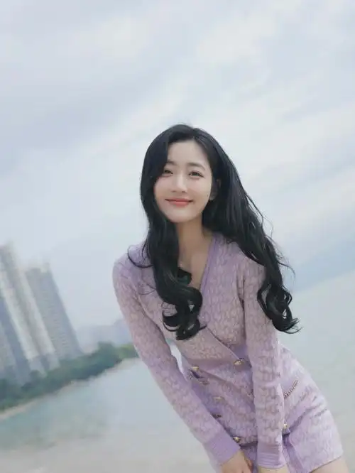 karlcelebs戚砚笛淡雅玫瑰