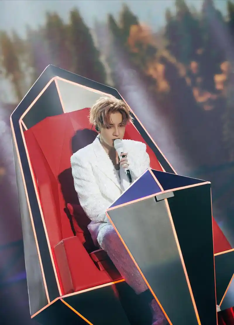 薛之谦演唱会官宣加盟《中国好声音》导师团 惊喜感满满 坐等播出