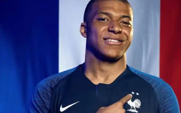 法国新偶像!祝姆巴佩20岁生日快乐