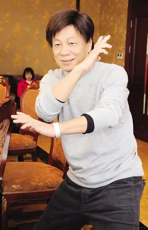 梁小龙现身南宁希望青少年正确认识武术