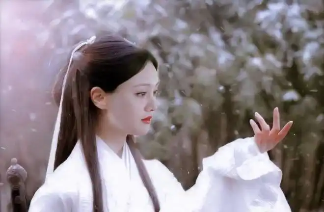 郑爽版聂小倩再出新剧照颜值惊艳有望超越王祖贤网友绝版