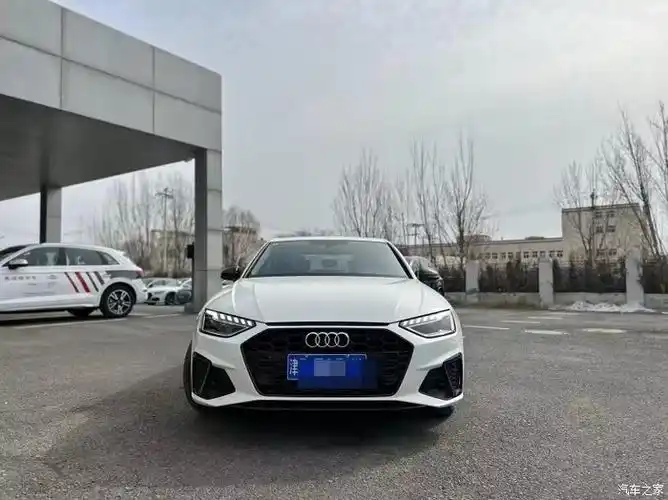 最新到货23年3月上牌奥迪a4l2022款40豪华动