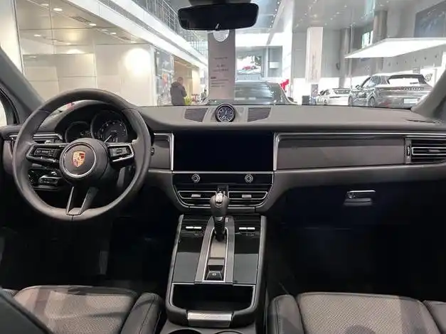 运动感十足 探店实拍保时捷macan 空间是槽点|内饰|四驱系统|中型suv