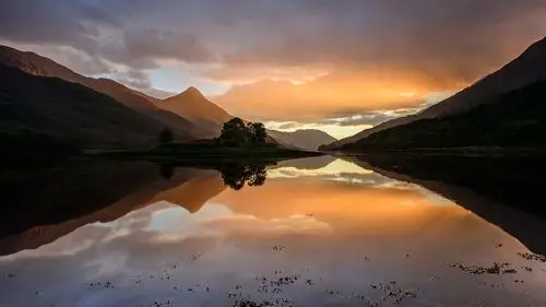 的湖面-imac电脑系统风光高清桌面壁纸 - 1366x768 壁纸 下载