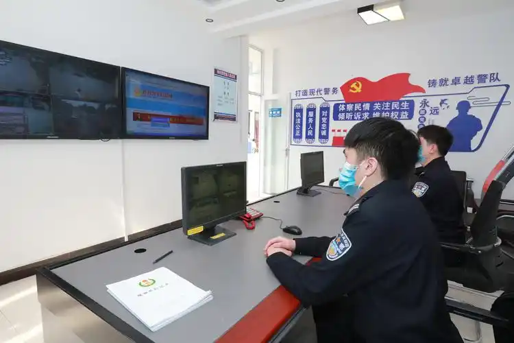 通许县公安局举行首批"枫桥式公安派出所"揭牌及星级警务室授牌仪式 -