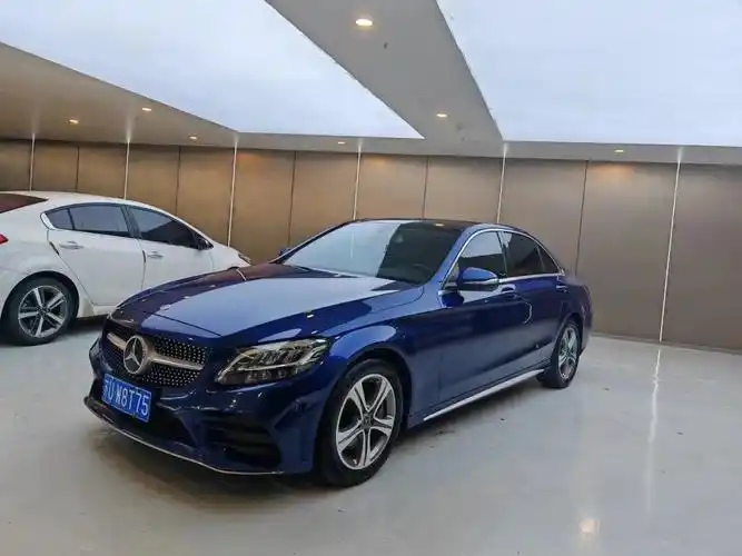 【奔驰c260l】 最新到货,19年奔驰c260l运动版,美女一手车,新款满天星