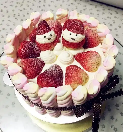 草莓棉花糖蛋糕