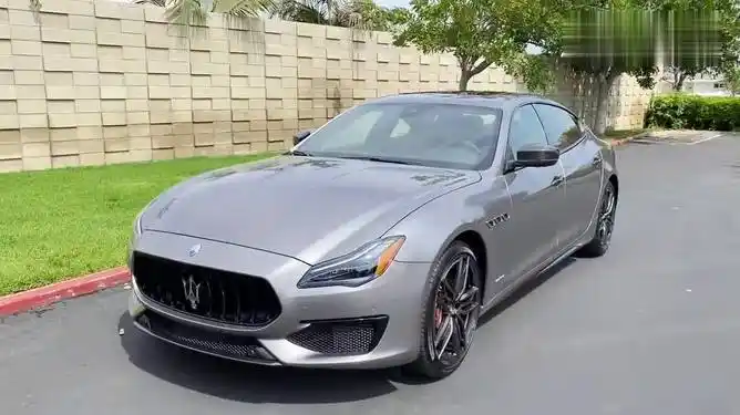 实拍欣赏2020款玛莎拉蒂总裁gts