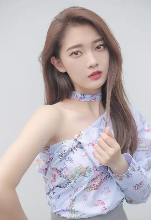 (2019)饰演叶美笑《不可思议的晴朗》(2019)饰演 乔玲玲《完美关系》