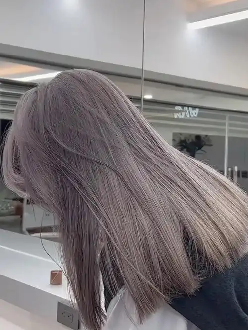 染完秒白三个度混血发色雾霾灰就很夏天