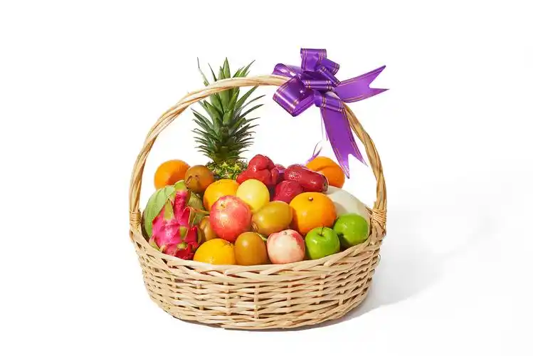 p>果篮是指将水果合理美观地包装在一个经过设计的特制的篮子里.