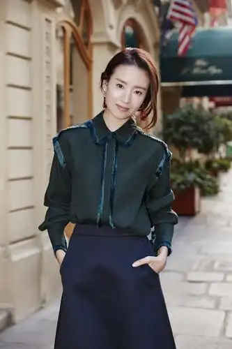 娱乐圈中大脸美女明星容祖儿宁静胡杏儿上榜有你喜欢的明星吗