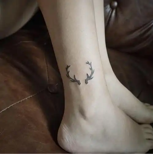 小鹿角_纹身图案手稿图片_罗世豪的纹身作品集