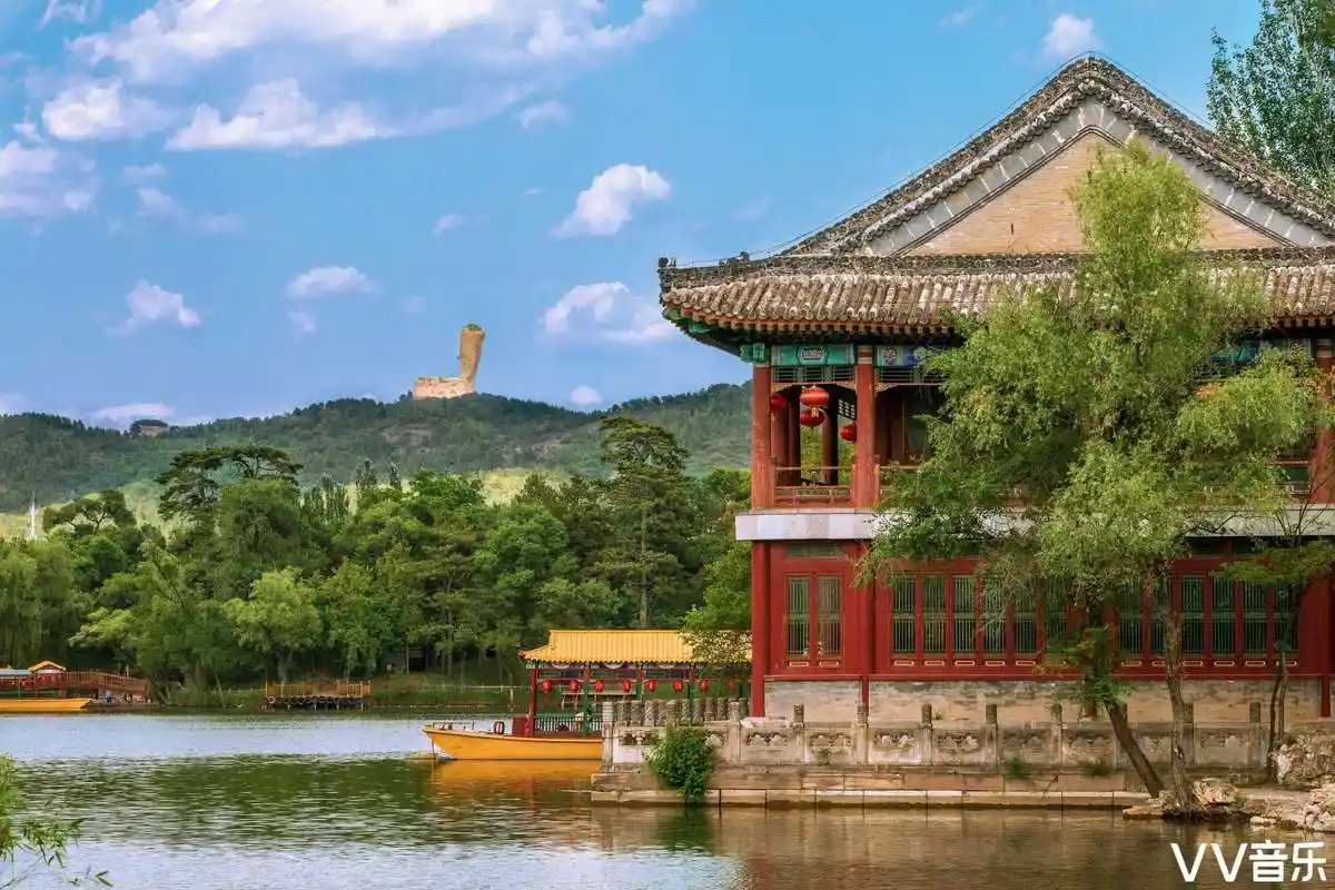 河北承德避暑山庄八卦主体建筑之艮卦位