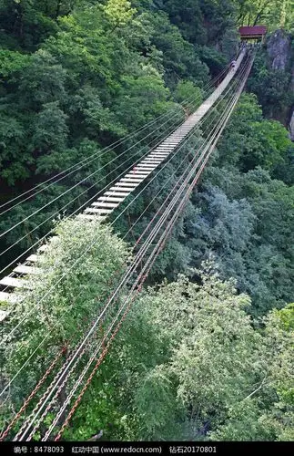 山间的吊桥和铁索桥