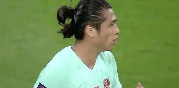 张玉宁:托尼般的"护球"能力助北京国安击败上海上港__